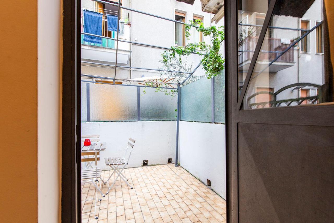 Extensive Terrace Navigli Toy Artistic Apartment Milano Exterior foto