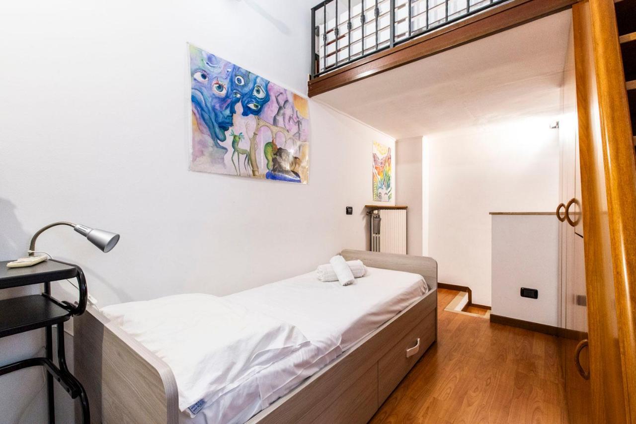 Extensive Terrace Navigli Toy Artistic Apartment Milano Exterior foto