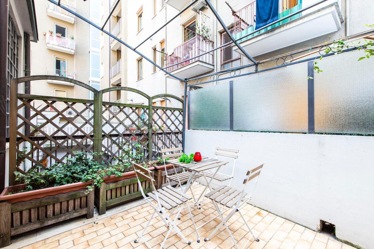 Extensive Terrace Navigli Toy Artistic Apartment Milano Exterior foto
