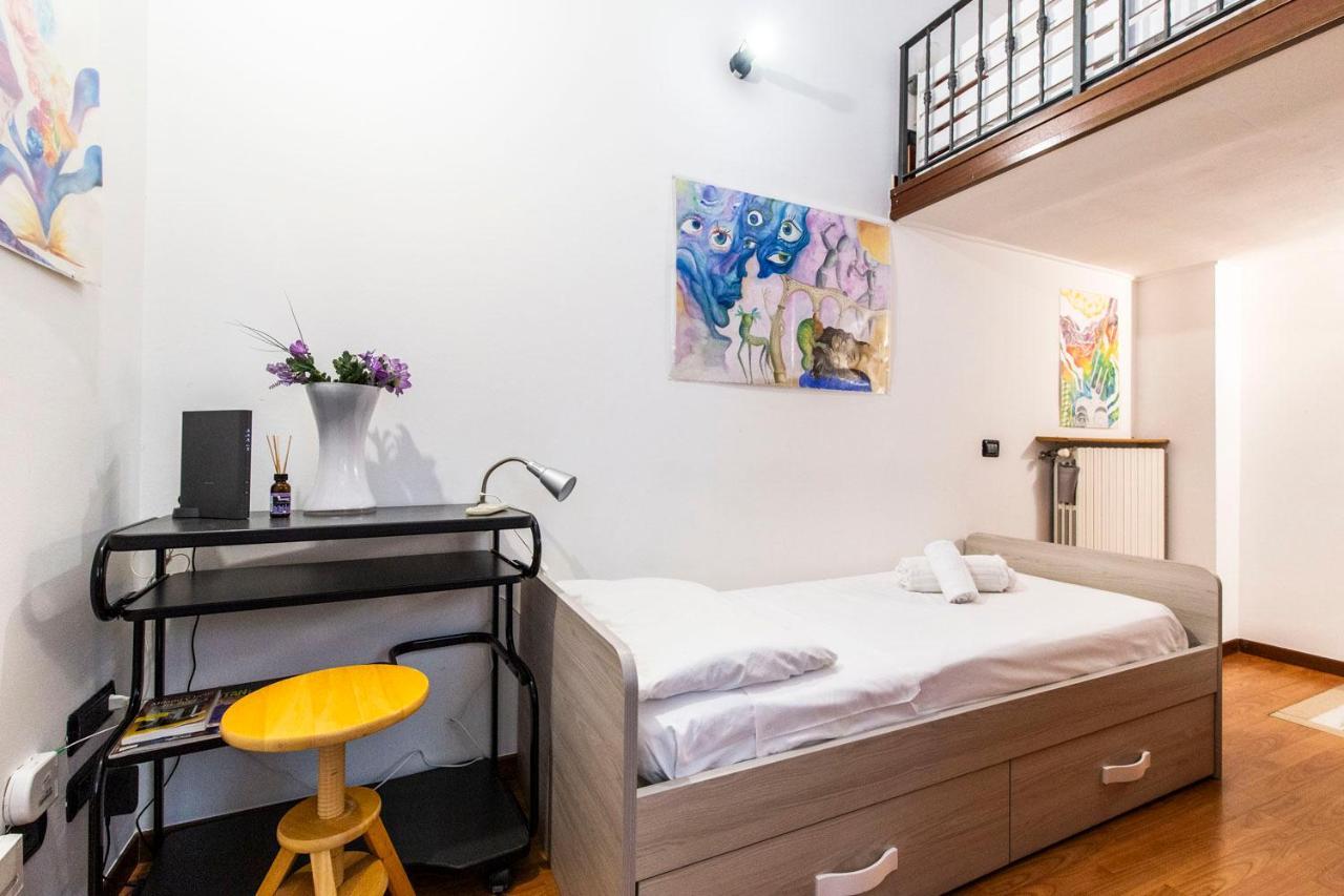 Extensive Terrace Navigli Toy Artistic Apartment Milano Exterior foto