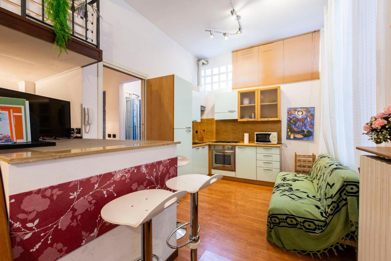 Extensive Terrace Navigli Toy Artistic Apartment Milano Exterior foto